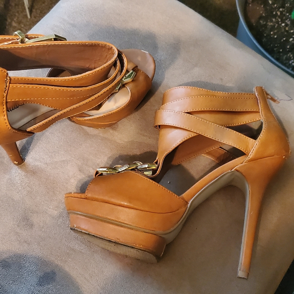 Open toe heels - Picture 2 of 2